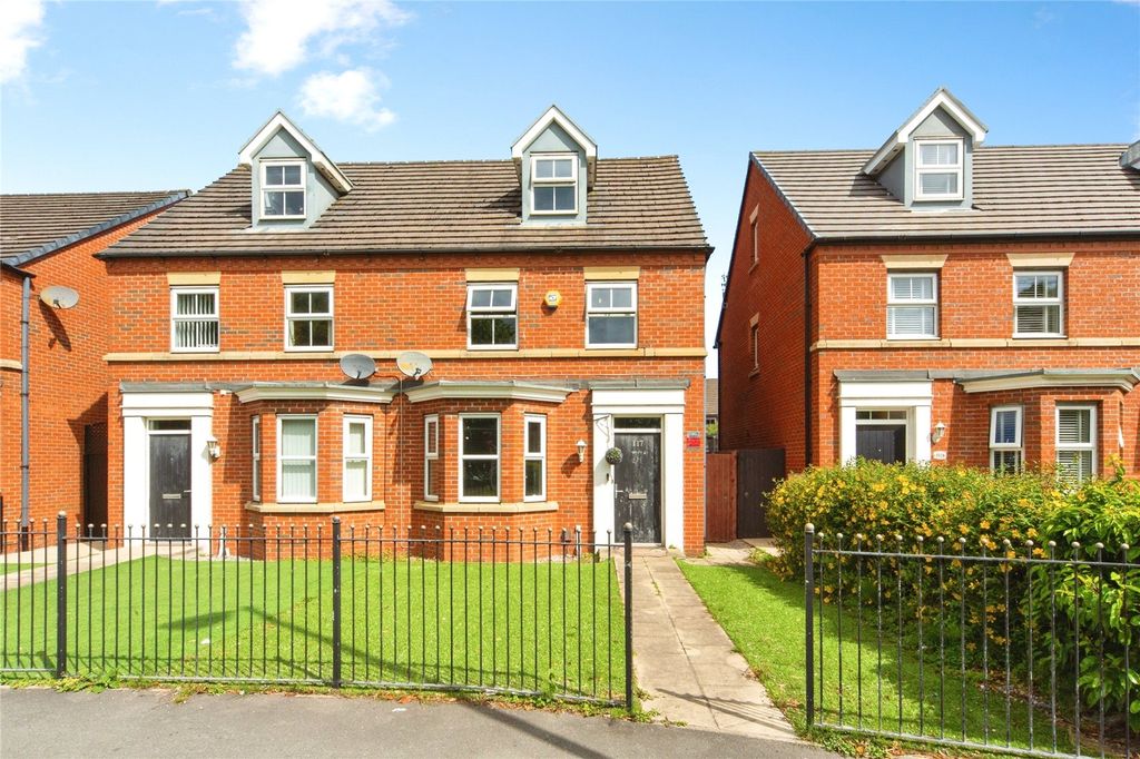 Property photo 1 of 31 Picture No. 32