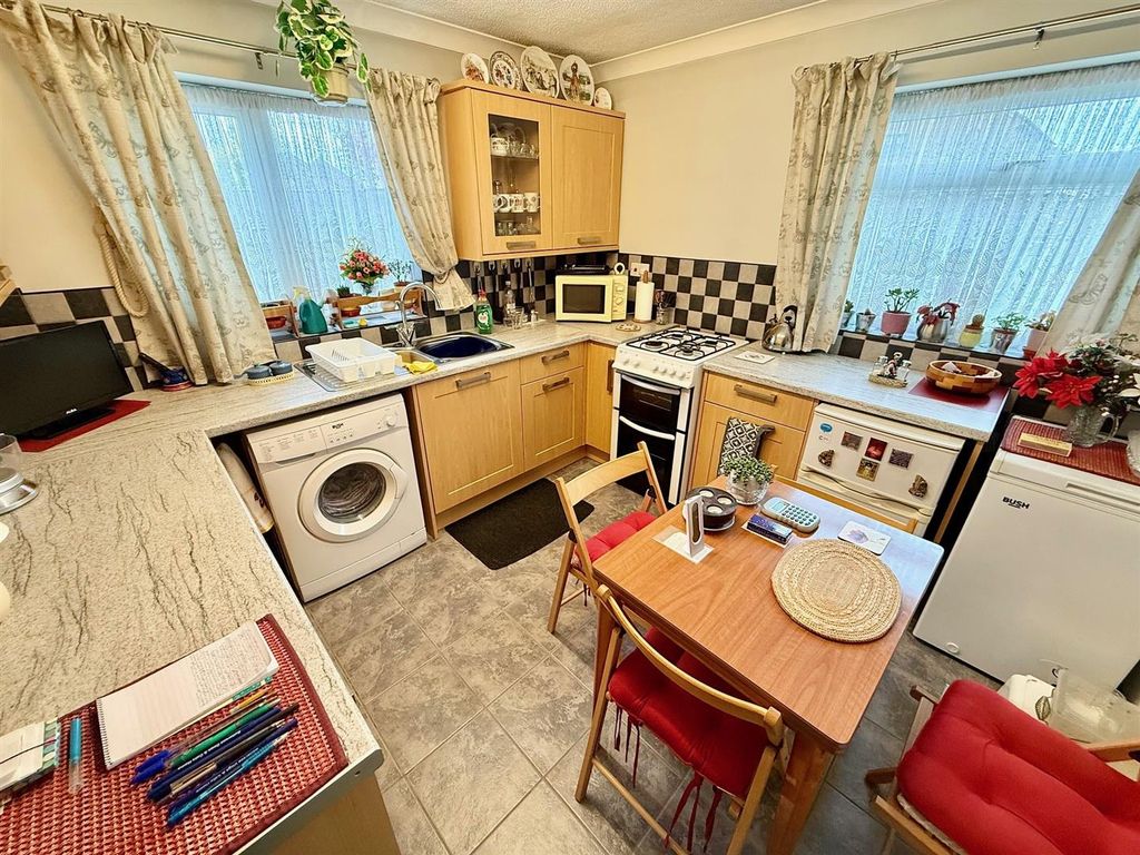 Property photo 3 of 14 Kitchen/Breakfast Room