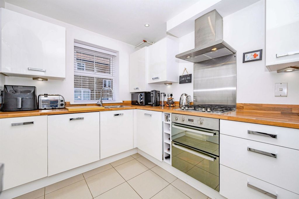 Property photo 3 of 20