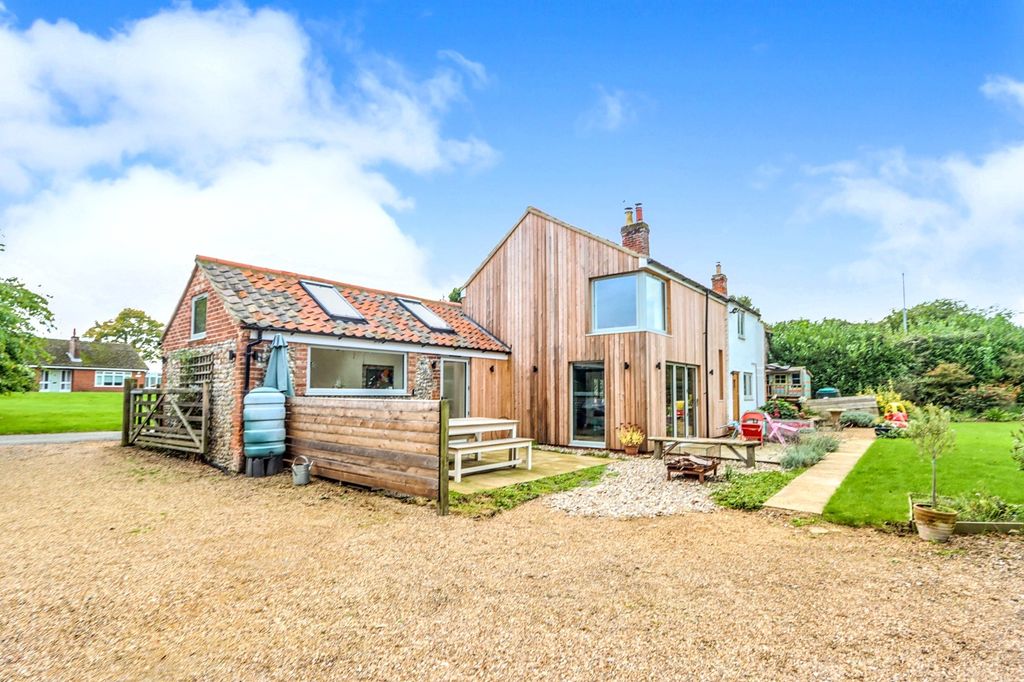 Property photo 2 of 18