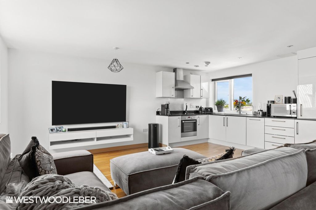 Property photo 2 of 14 Smeatoncourt_11.Jpg