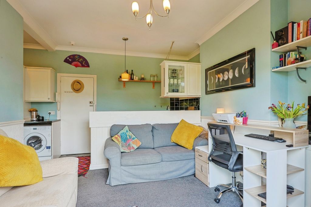 Property photo 3 of 15 Pbox-Img.Jpg