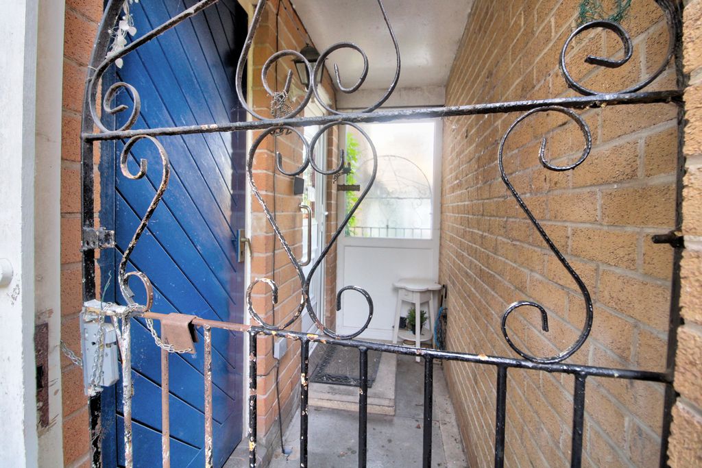 Property photo 1 of 17 1