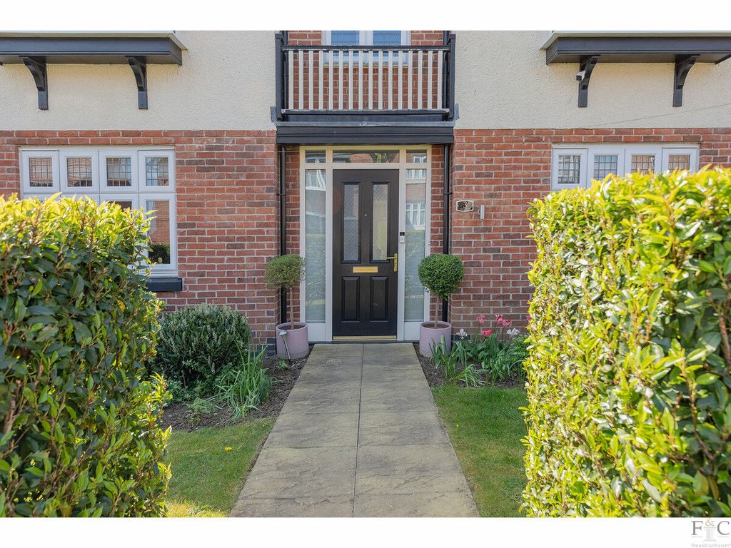 Property photo 3 of 33