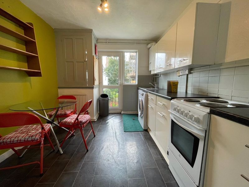 Property photo 1 of 6 Photo 7