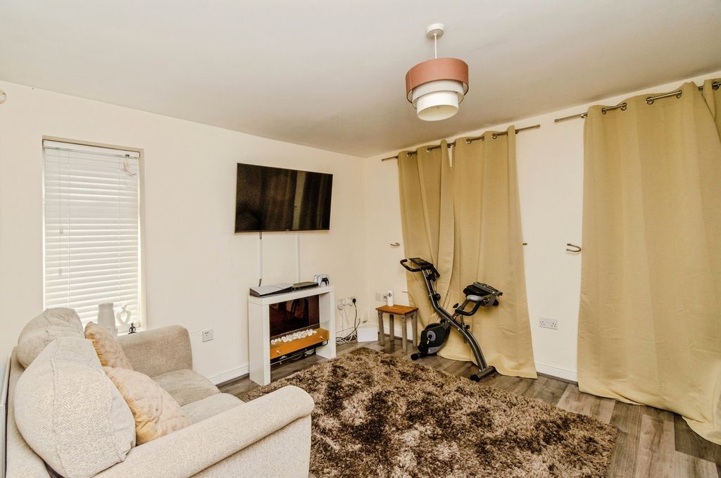 Property photo 3 of 13 Photo