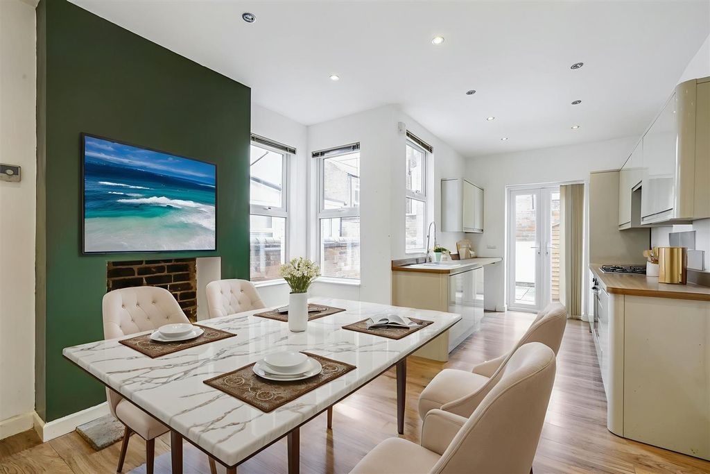 Property photo 3 of 18 Kitchen_Dinar-1_2 - Dining Room - Standard - 0.Jpe