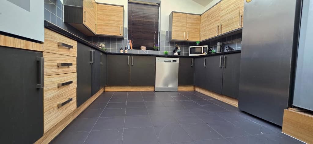 Property photo 2 of 12 Jpg