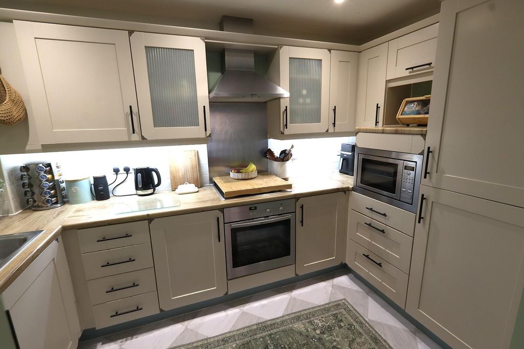 Property photo 2 of 13 Kitchen