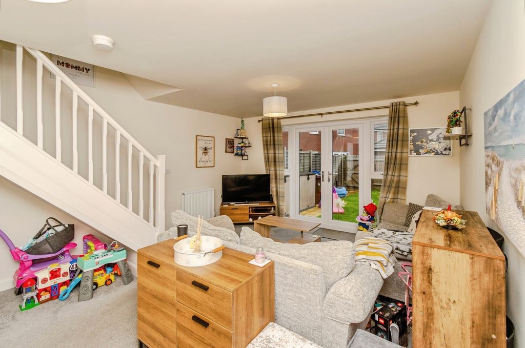 Property photo 3 of 17 Photo