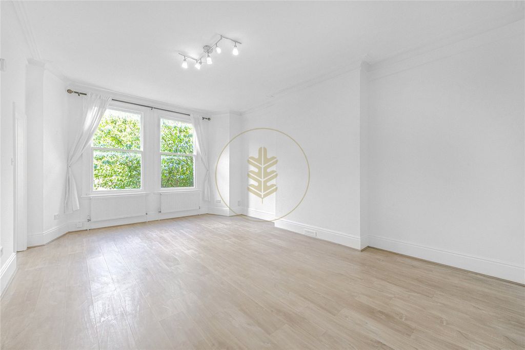 Property photo 2 of 12 Picture No. 13