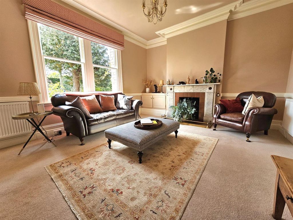 Property photo 3 of 22