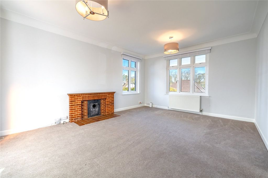 Property photo 3 of 22 Picture No. 05
