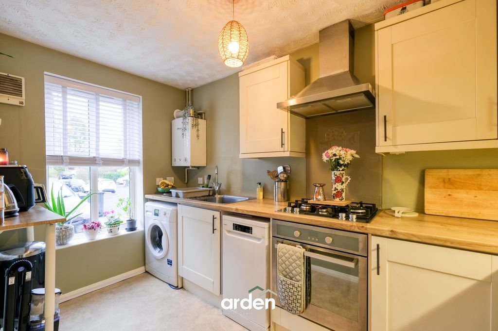 Property photo 2 of 13