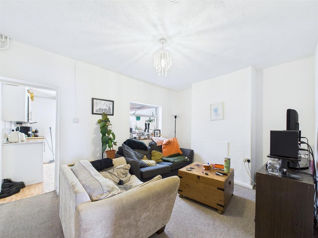 Property photo 2 of 13 2 - Two Bedroom Terraced House.Jpg