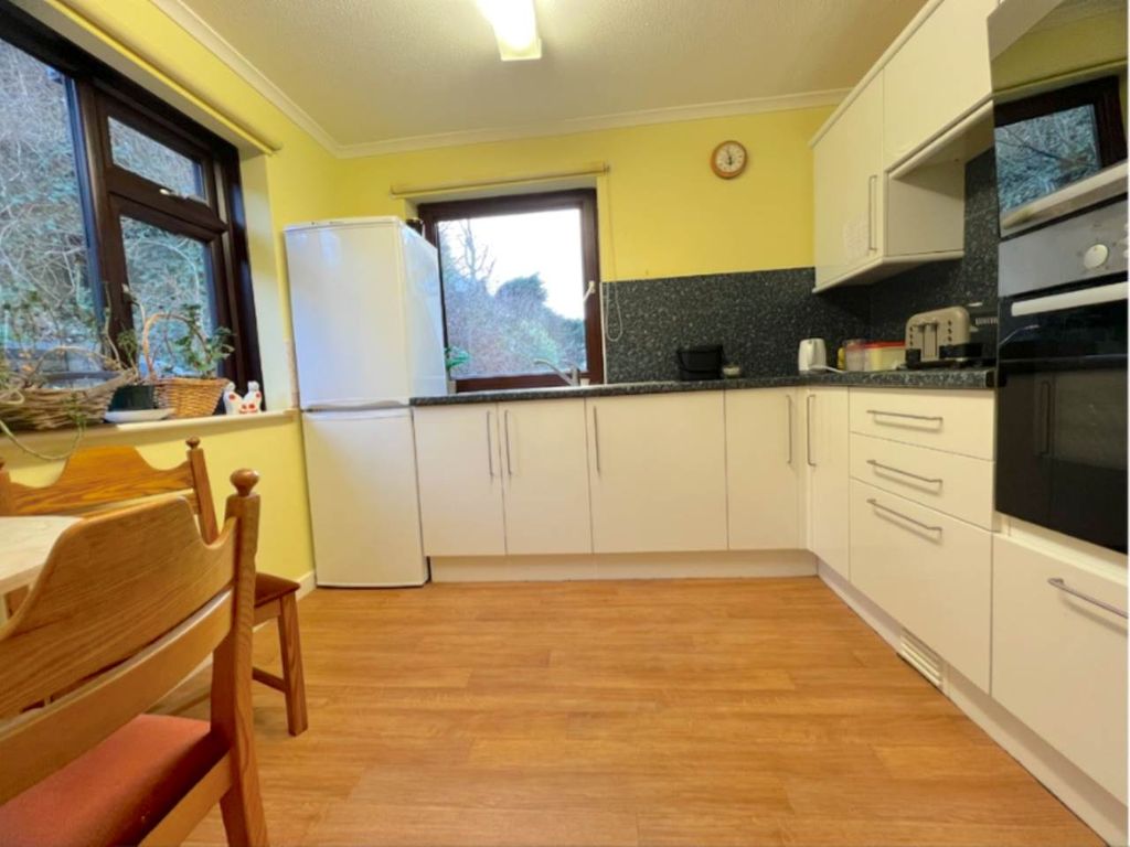 Property photo 2 of 8 Kitchen2