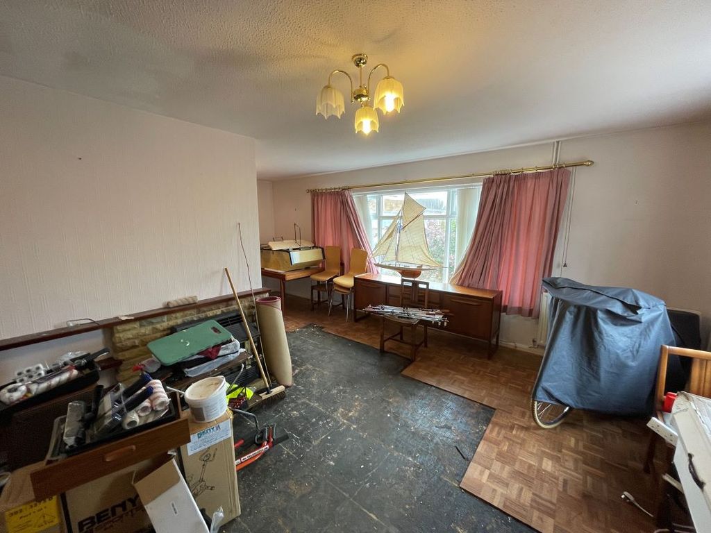 Property photo 2 of 20