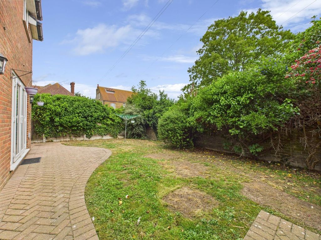 Property photo 2 of 21