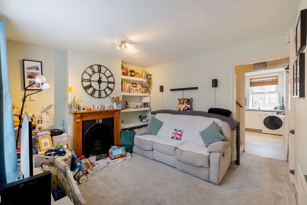 Property photo 3 of 10