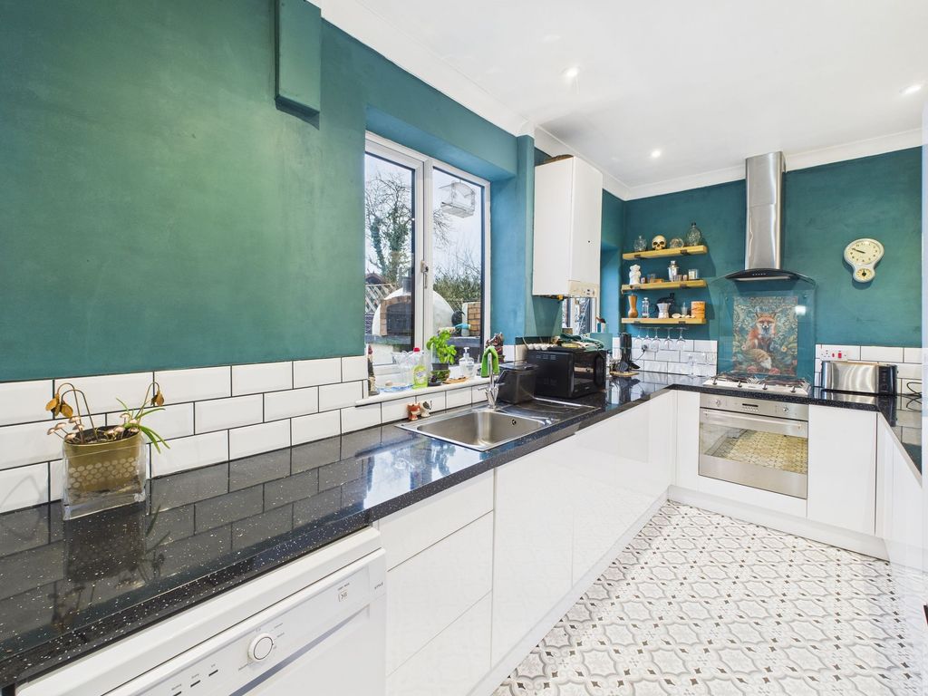 Property photo 3 of 26