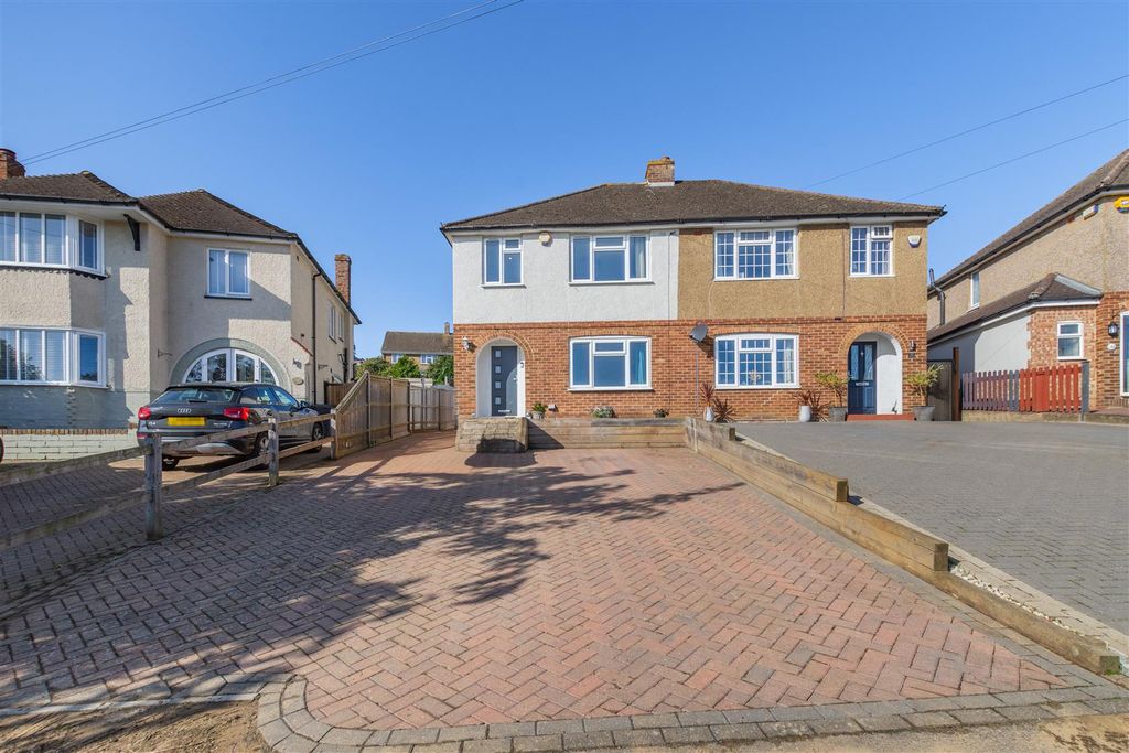 Property photo 1 of 17 8664321-Exterior02.Jpg