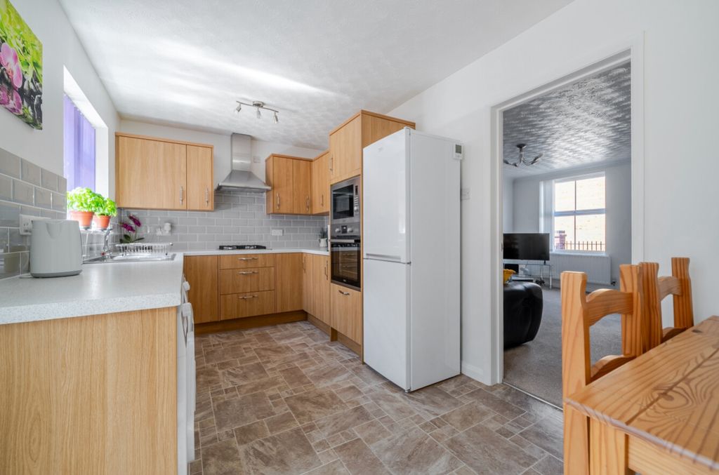 Property photo 3 of 27 1483686-9-6A3Bd17cc5841