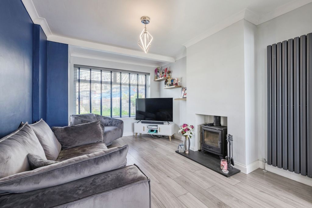 Property photo 3 of 20 Pbox-Img.Jpg