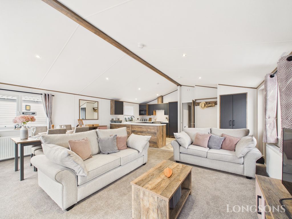 Property photo 3 of 20 Cam02173G0 Pr0335 Still069