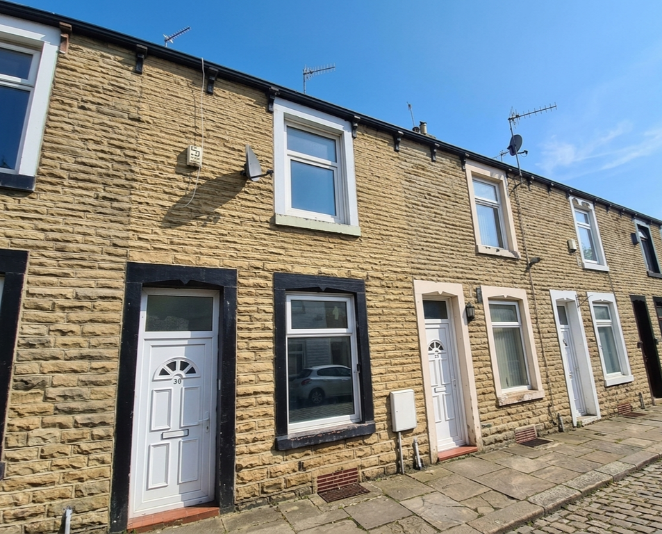 Property photo 2 of 17