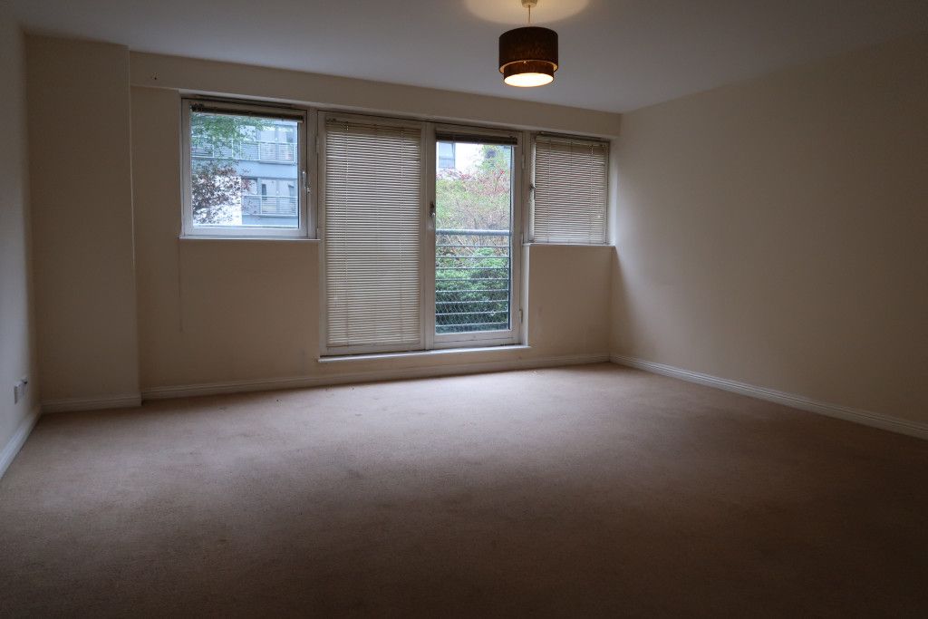 Property photo 2 of 6 Living Room