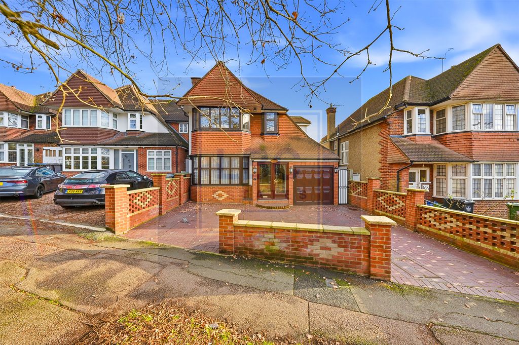 Property photo 2 of 42