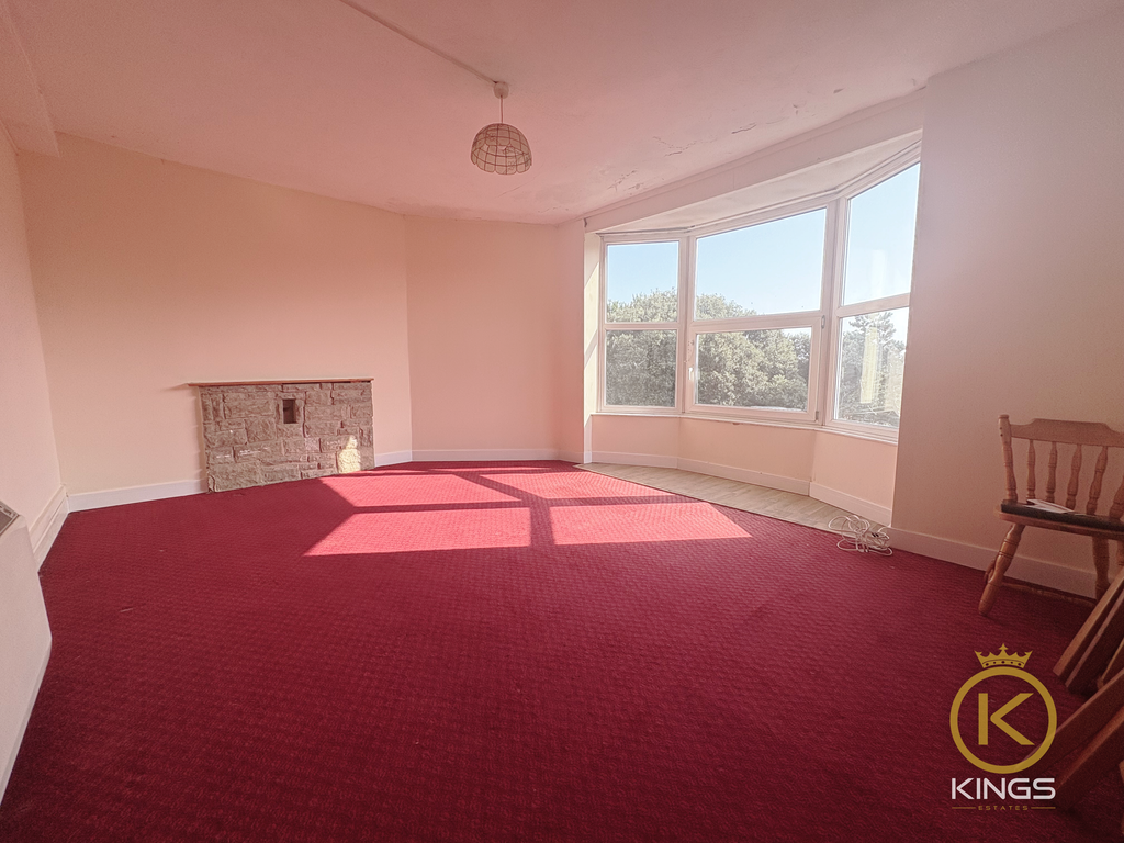 Property photo 3 of 10 96C Castle Road (2)