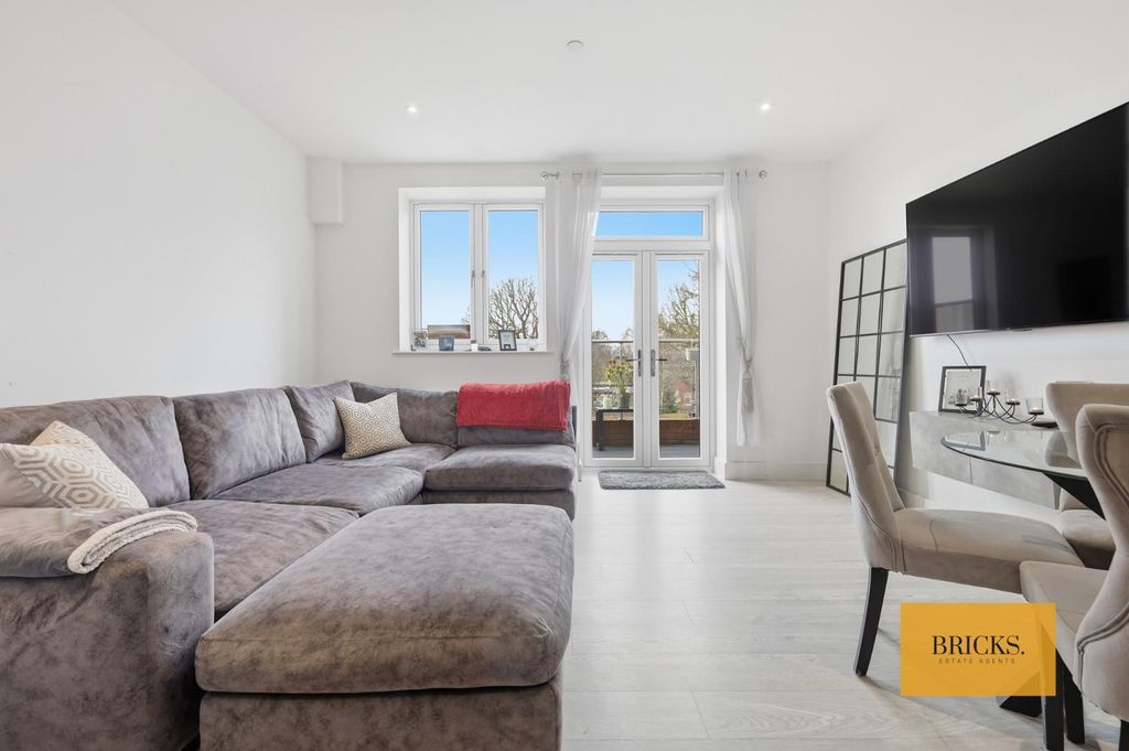 Property photo 3 of 22