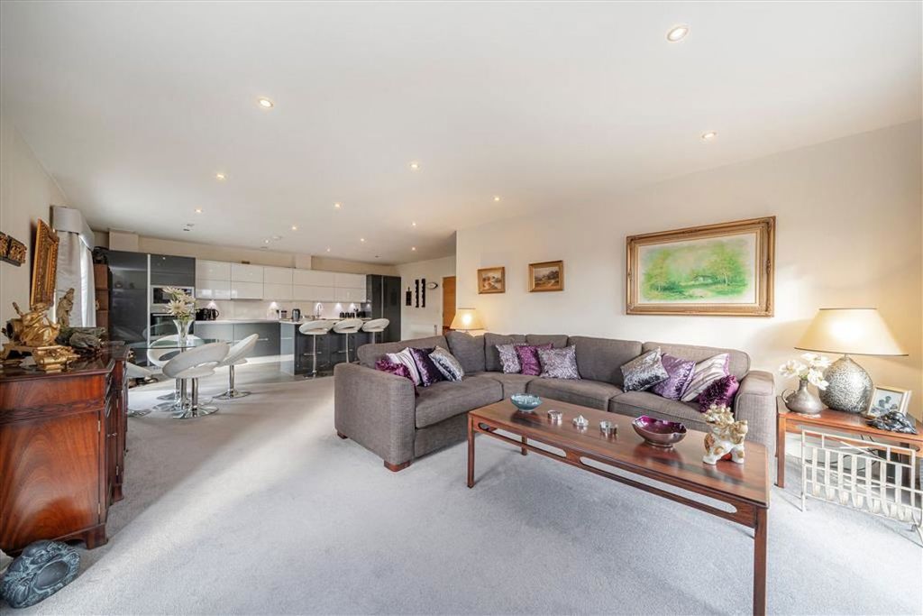 Property photo 2 of 9