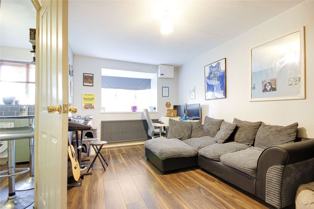 Property photo 2 of 11 Picture No. 08