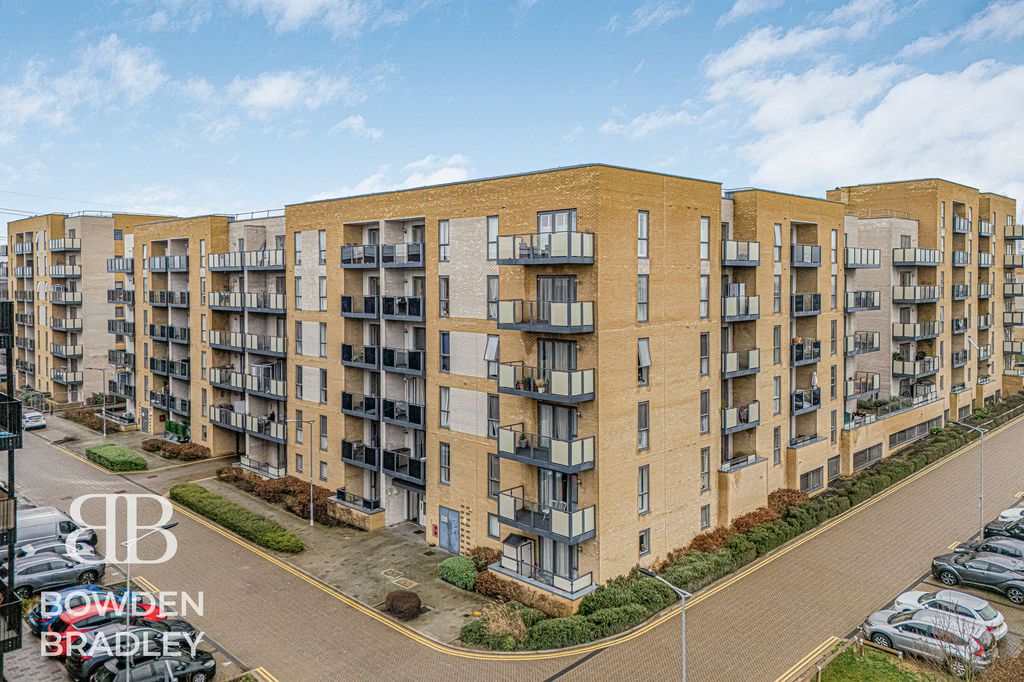 Property photo 3 of 14