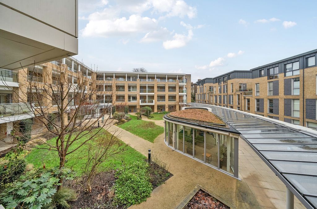 Property photo 1 of 21 1404042-15-697359...