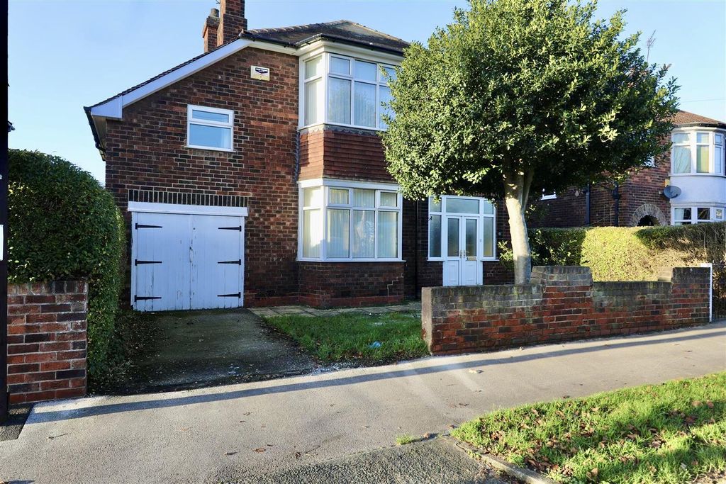 Property photo 1 of 21 Front