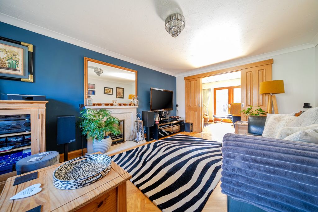 Property photo 3 of 37 Picture No. 32