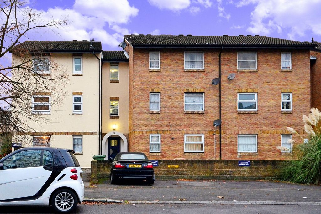 Property photo 1 of 8