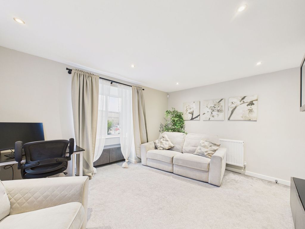 Property photo 2 of 10 Lounge