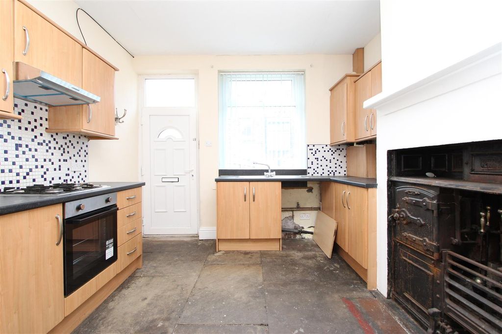 Property photo 2 of 8