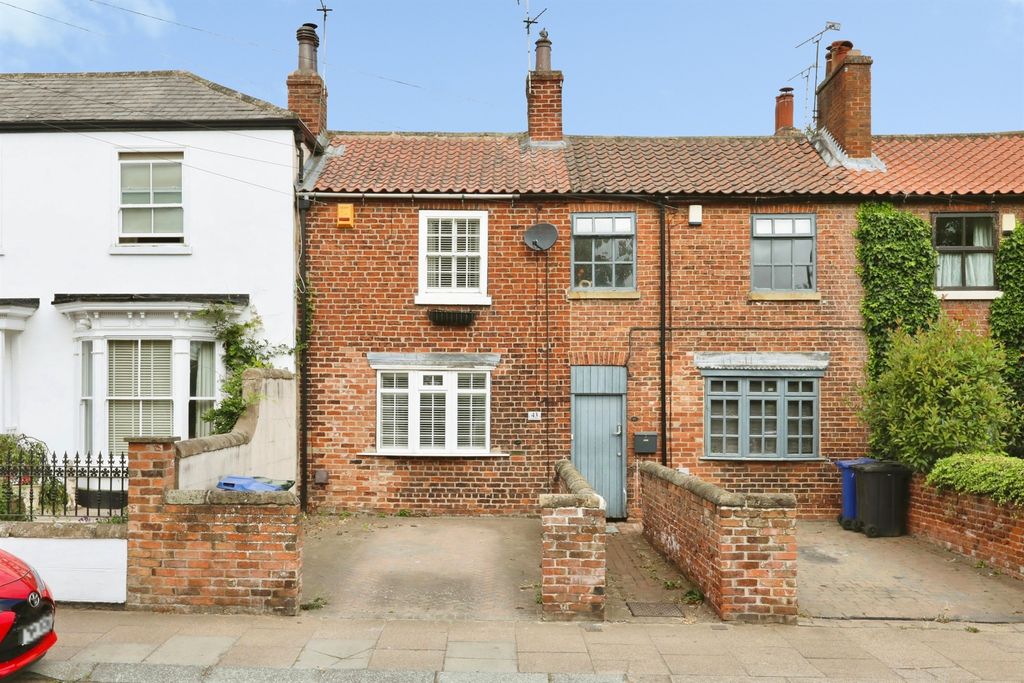 Property photo 1 of 13