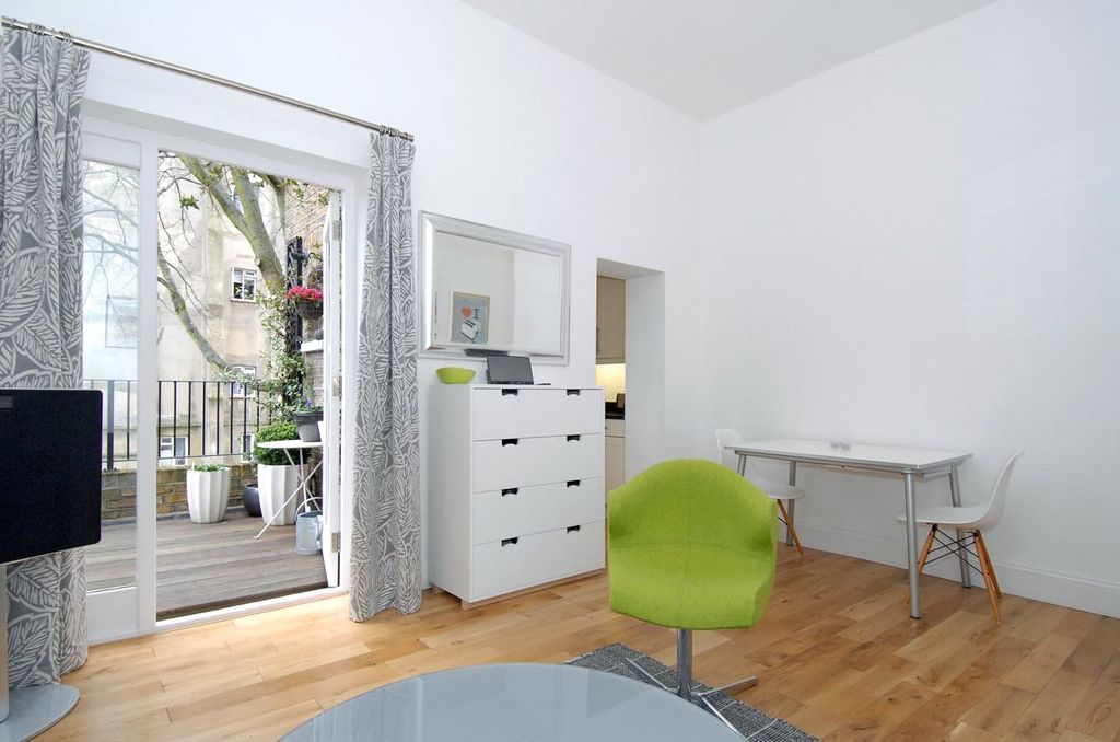 Property photo 2 of 4 Picture No. 05