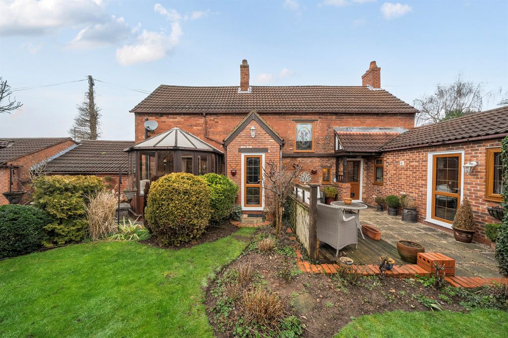 Property photo 3 of 34