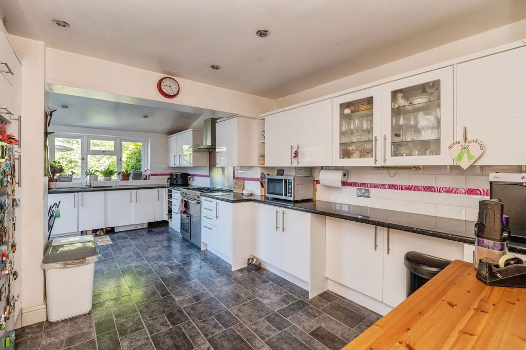 Property photo 2 of 15 Kitchen Diner