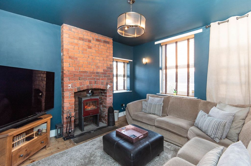 Property photo 2 of 16