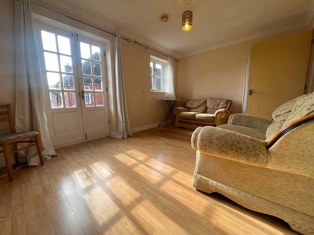 Property photo 3 of 17