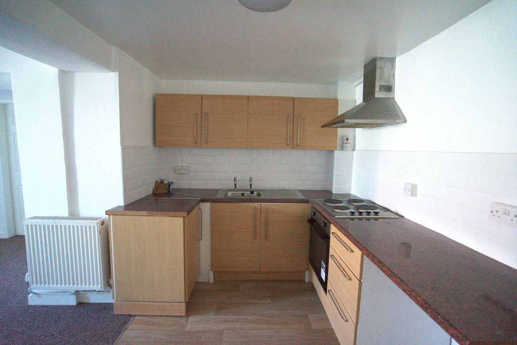 Property photo 2 of 7 Kitchen 2
