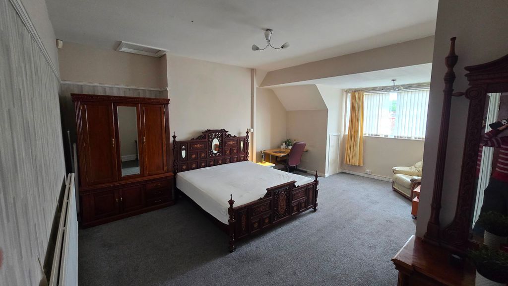 Property photo 1 of 30